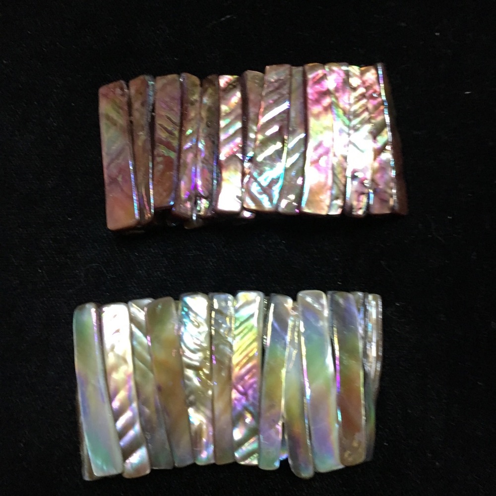 Two Heavy Shell Bracelets High Quality - Picture 2 of 8